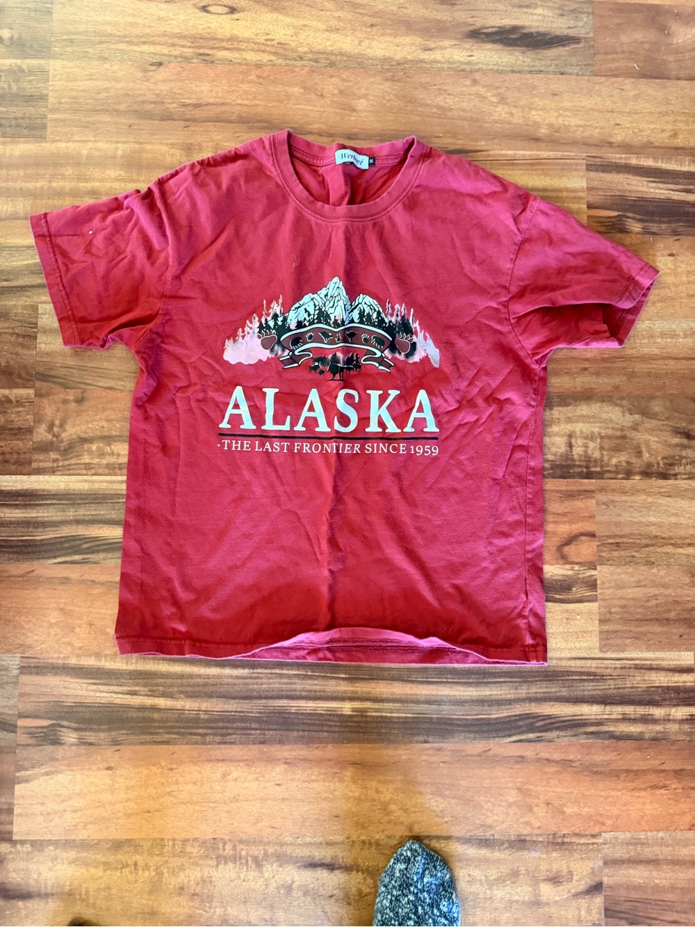 Alaska Graphic T-Shirt - Red